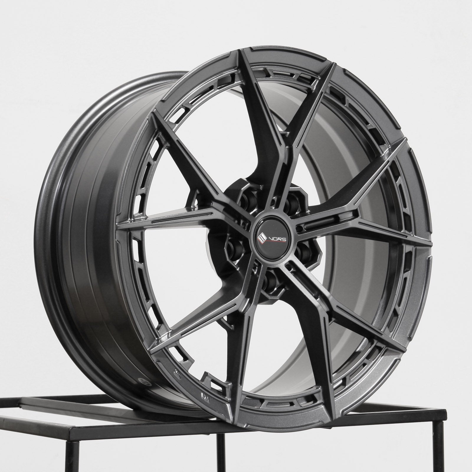 Vors LT83 18x8 35 5x114.3mm 73.1mm Gloss Gun Metal