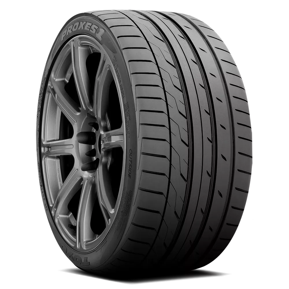 Toyo Proxes 1 Tires 235/35ZR19 (100540)