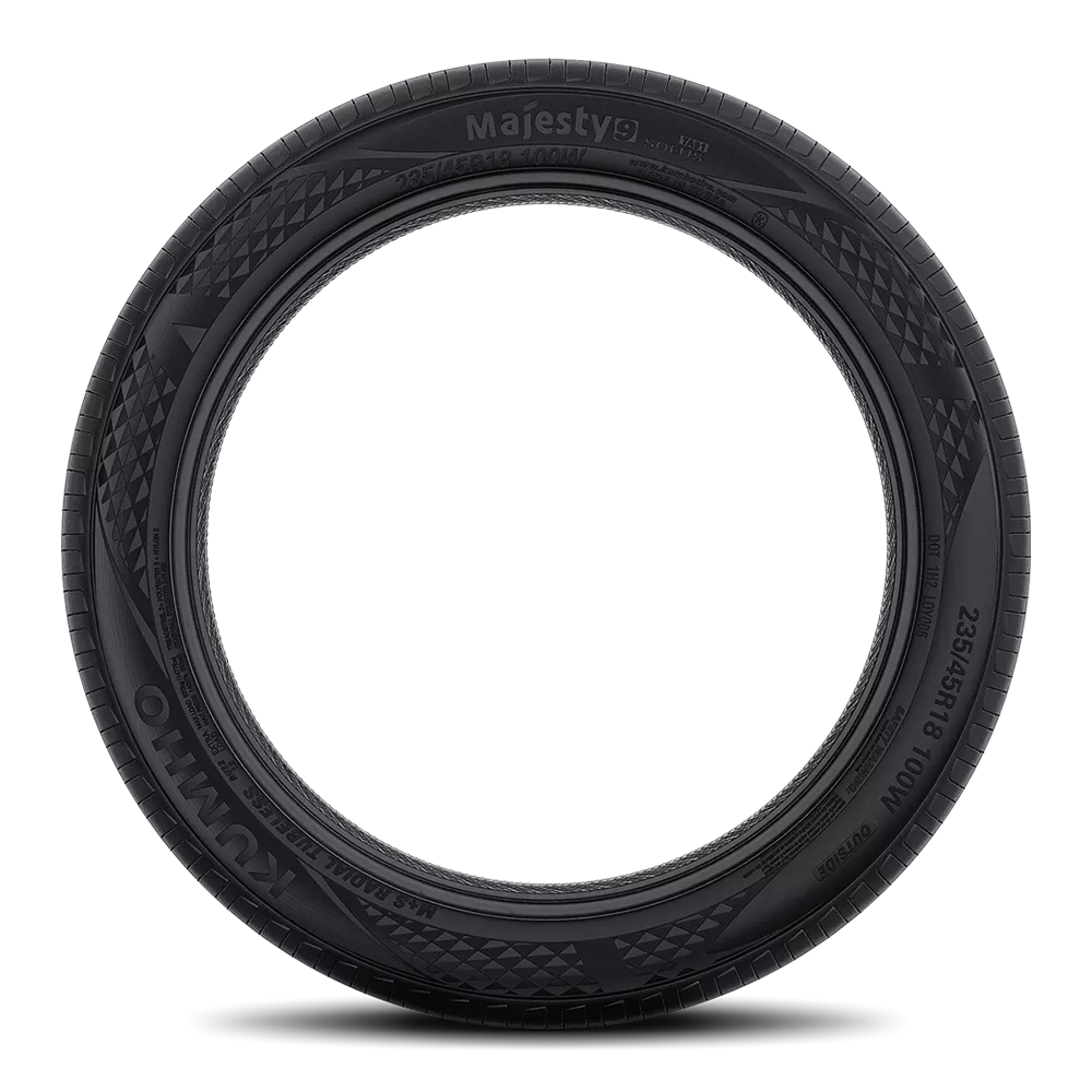 Kumho Majesty 9 Solus TA91 Tires 235/45R18 (2254433)