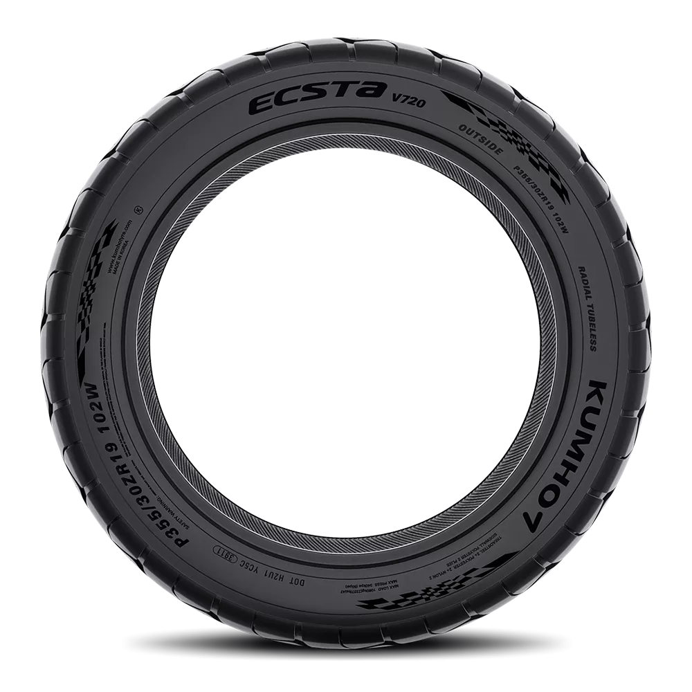 Kumho Ecsta V720 Tires 225/45R17 XL (2182373)