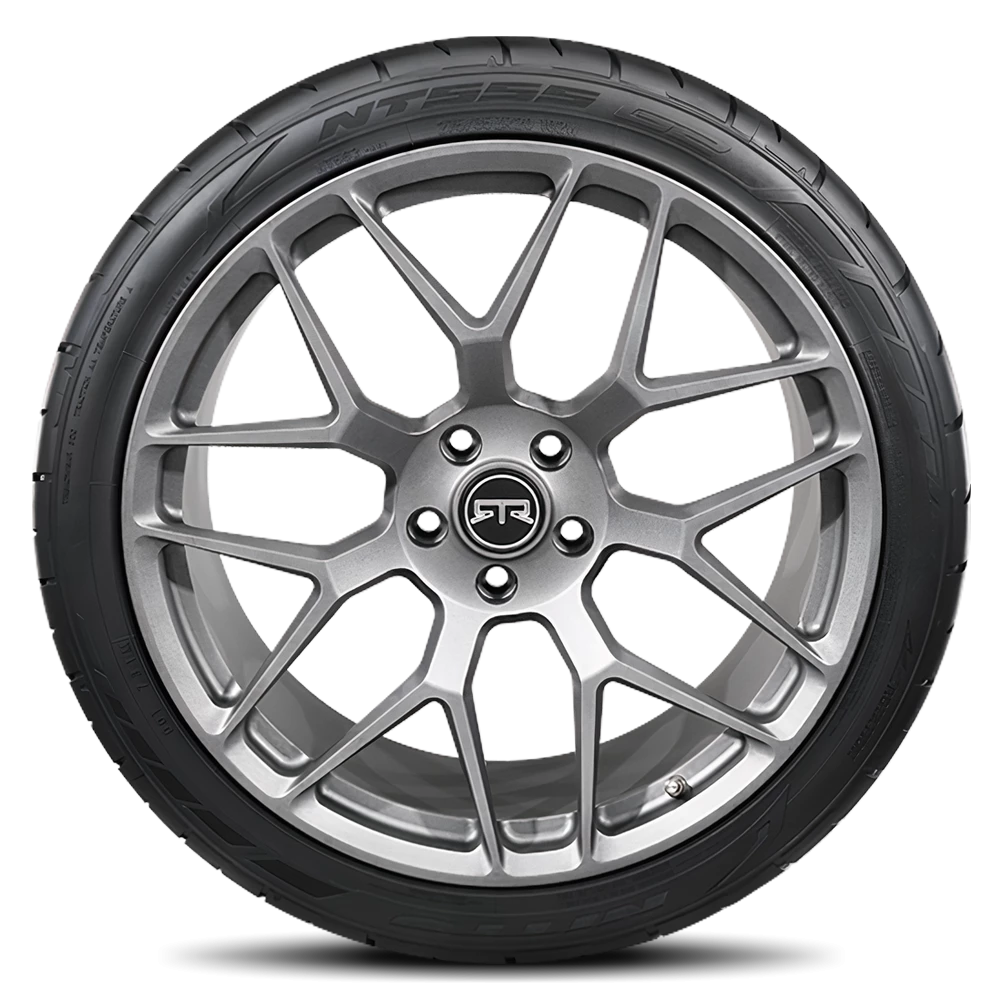 Nitto NT555 Tires 225/35ZR19 XL (182600)